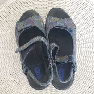 Wolky shoes, women's leather sandals